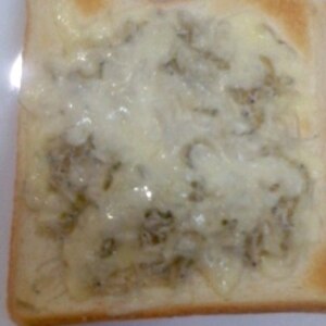 チーズマヨしらすのトースト